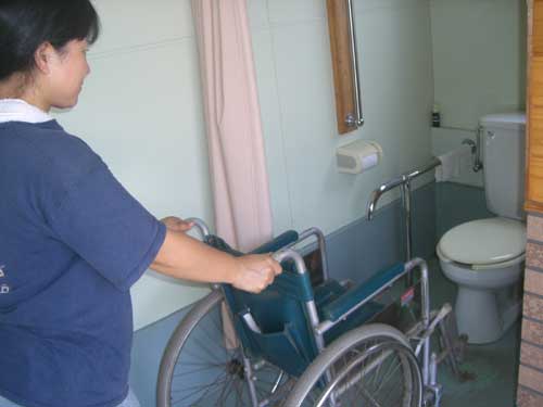 車いす対応トイレ
